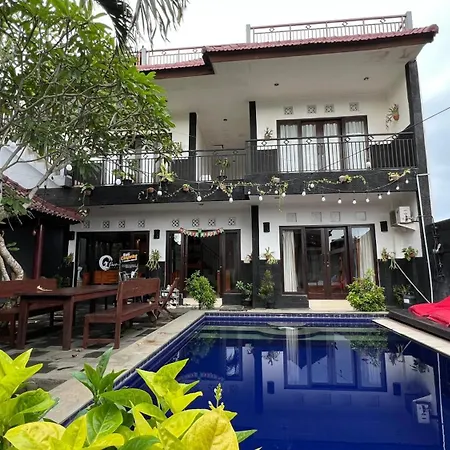 Ulustar- Uluwatu