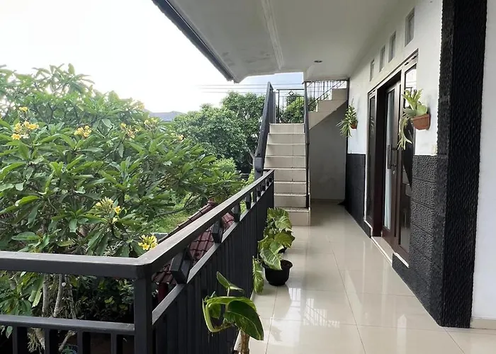 Ulustar- Uluwatu Guest house