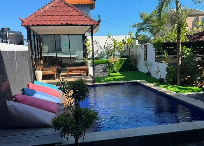 Ulustar- Uluwatu
